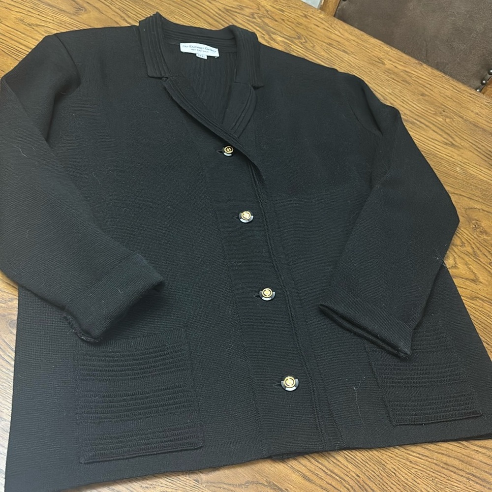 THE KNITWEAR GALLERY Black Cardigan